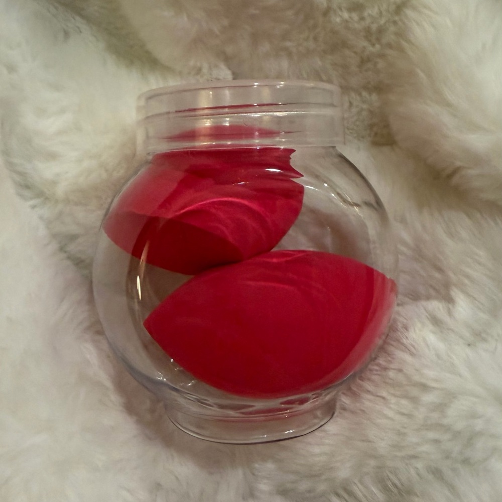 Multi functional Makeup Sponge 2pk and storage container
